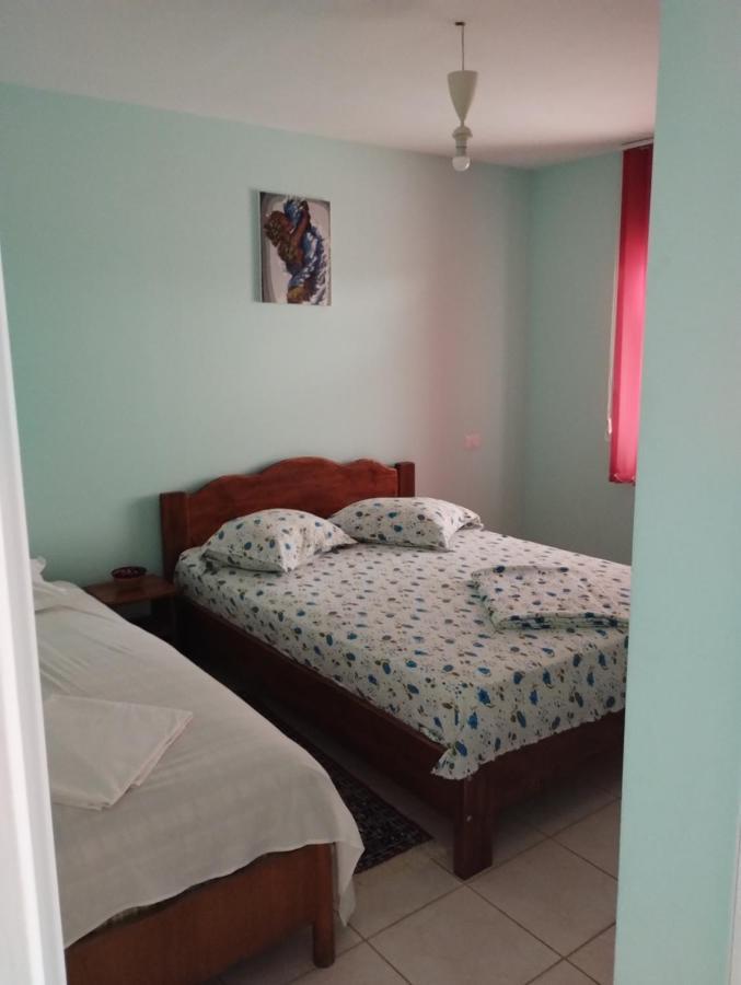 Casa Doina 호텔 Douăzeci şi Trei August 외부 사진